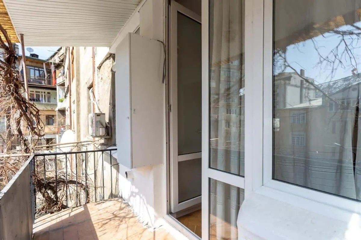 Super Stylish And Spacious 3 Seperated Apartments For 6 People Tbilisi 0*,  Georgien