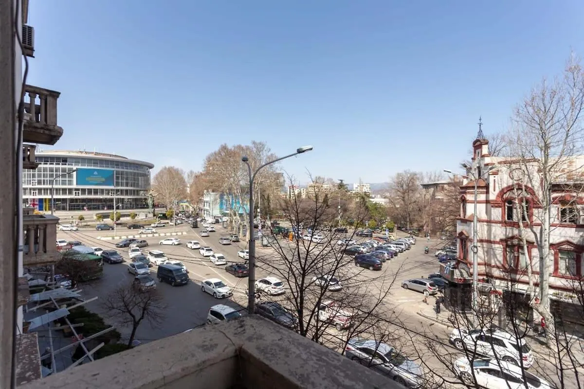 Super Stylish And Spacious 3 Seperated Apartments For 6 People Tbilisi