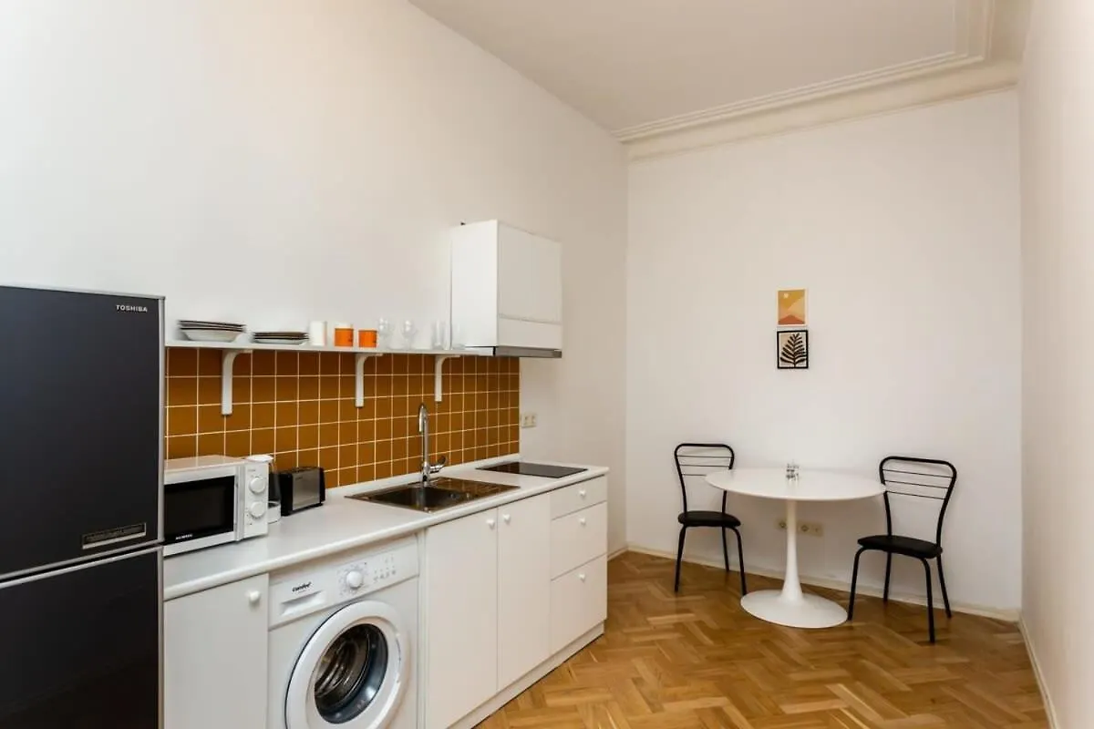Super Stylish And Spacious 3 Seperated Apartments For 6 People Tbilisi